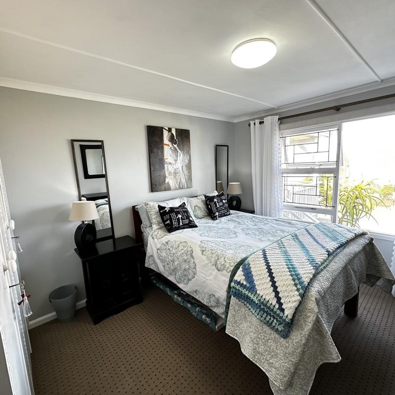 5 Bedroom Property for Sale in Reebok Western Cape
